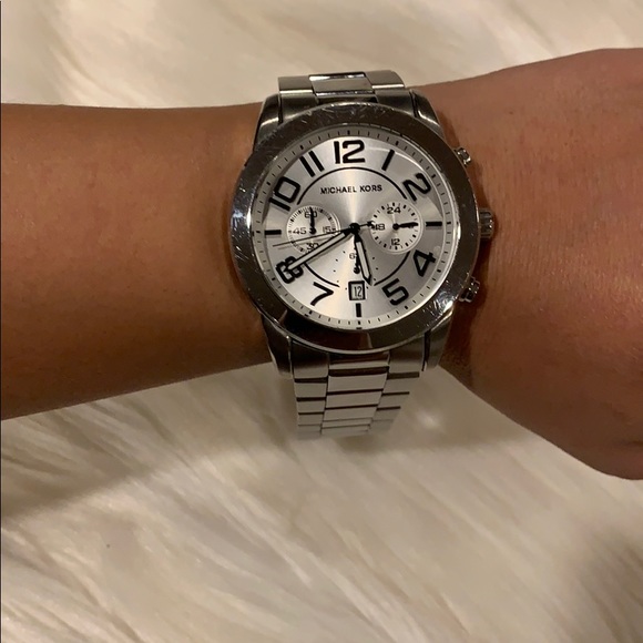 😃 Michael Kors Silver Watch - Picture 5 of 7